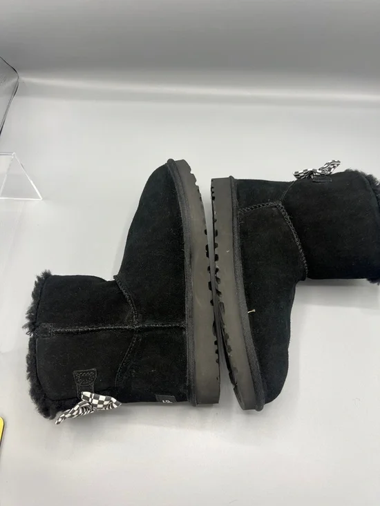 UGG MINI BAILEY BOW  BLACK SUEDE ANKLE WOMEN'S BOOTS SIZE US 8UK 6NEW without bx - Picture 4 of 7